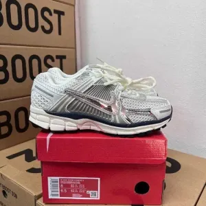 Женские кроссовки Nike Vomero 5 / Найк Вомеро серые 36 37 38 39 40