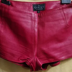 Продам шорты Gucci  и жилет  Deribol из натуральной кожи made in Italy
