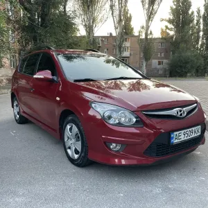 Hyundai i30 1.6 Дизель • Універсал • 2011 • 196 тис. км