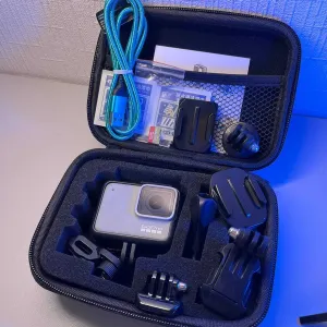 Екшн-камера GoPro Hero 7 white з флешкою