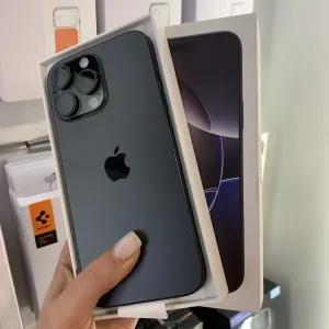 iPhone 16 Pro Max 256Gb black titanium - АКБ 96% - 280 циклів, стан 5+. Фізична сім