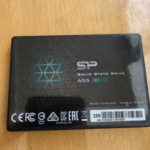 Ssd 256gb  мала нароботка  Стан гарний ссд диск для ноутбука та ПК