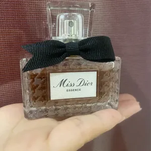 Miss Dior Essence