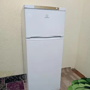 Продам холодильник Indesit ST160.028 Доставка  , Гарантія , Відмінний стан