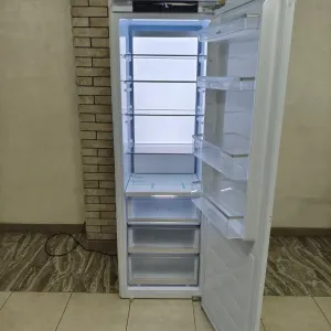Вбудований однокамерний холодильник NoFrost Witt FreshZone Франція А+++