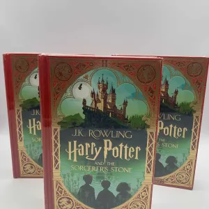Книга Harry Potter And The Sorcerer's Stone: Year 1 (MinaLima)