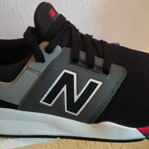 Продам новые кроссовки New Balance
