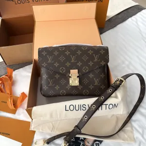 Сумка жіноча Louis Vuitton Pochette Metis коричнева луи витон метис lv