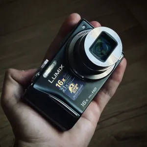 Panasonic LUMIX DMC-TZ20 Leica ПОВНИЙ КОМПЛЕКТ Цифровий Вінтажний Фотоапарат Мильниця GPS