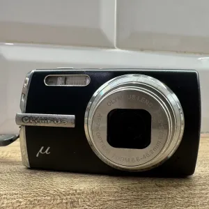 Продам цифровий фотоаппарат Olympus Mju 1010 в гарному стані