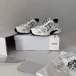 Кросівки Dior в наявності 36 37 40