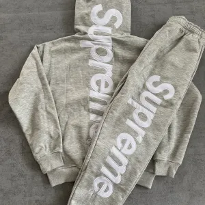 Костюм supreme чорний/сірий супрім костюм суприм