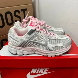 Nike Vomero 5 white pink/Найк вомеро 5 белые с розовой вставкой  36 37 38 39 40
