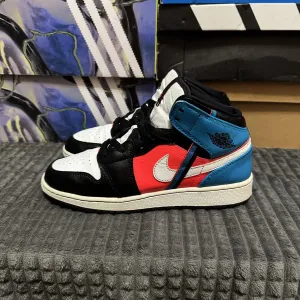 Кросівки Air Jordan 1 Mid Tri Color Ribbons 39(25см) оригінал