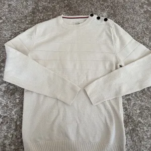 Бежевий джемпер від Jack & Jones М ( оригінал)
