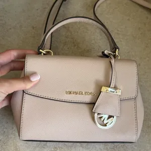 Сумка пудровая michael kors ava extra-small оригинал