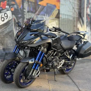 Мотоцикл Yamaha Niken GT 2017 рік