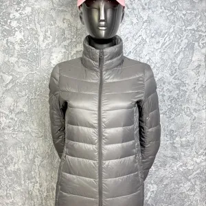 Uniqlo куртка пуховик XS размер женская стеганая демисезонная серая