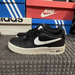 Оригінальні кросівки Nike air Force 36,5(23,5см)
