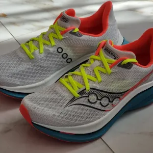 Оригінал 100% чоловічі кросівки Saucony Endorphin speed 5   EUR 42