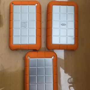 LaCie Rugged 2tb  2000gb hdd  Надійні якісні Зовнішні Диски  Нароботка мінімальна Майже нові