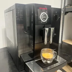Кавомашина Jura Impressa F7