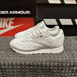 Кросівки жіночі Reebok Classic 37(23,5см) оригінал шкіра