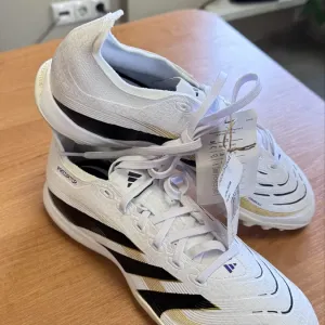 сороконожки Adidas Predator League TF модель  (JI1134) – Розмір  40 2/3 (25.5 см)