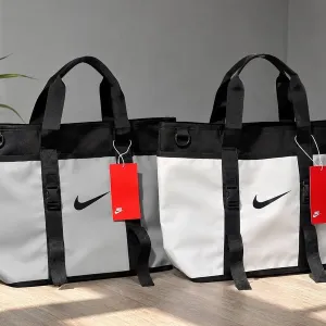 Нова колеція 2026 року Жіночих сумок від Nike
