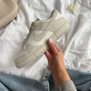 Кросівки Nike SB Dunk Light Bone Beige жіночі бежеві Найк Данк шкіряні демісезонні кеди | Женские кеды Данки кроссовки бежевые кожаные 36 37 38 39
