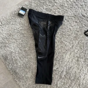 Лосіни Nike Pro (нові)