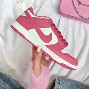 Кросівки Nike SB Dunk Low Pink White жіночі рожеві Найк Данк шкіряні демісезонні кеди | Женские кроссовки Данки кеды розовые 36 37 38 39