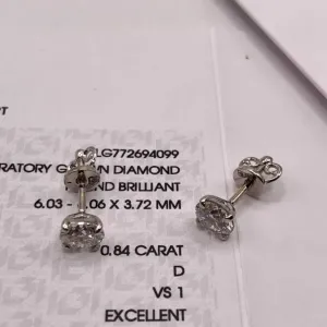 Серьги(гвоздики) белое золото бриллианты 1.67ct диаметр по 6 мм сертификат