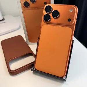 Apple iPhone 17 Pro Max 256GB Cosmic Orange!! 1180$