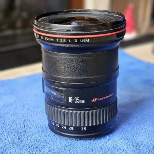 Объектив Canon EF 16-35mm f/2.8L II USM