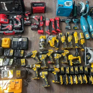 Продам інструмент dewalt мілвокі девольт