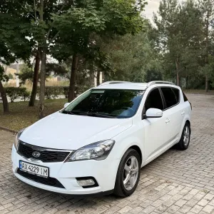 Kia Ceed 2010 1.6 tdi в хорошем состоянии