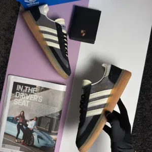 Жіночі кросівки адідас Adidas Handball Spezial W Grey Black White [36-41]