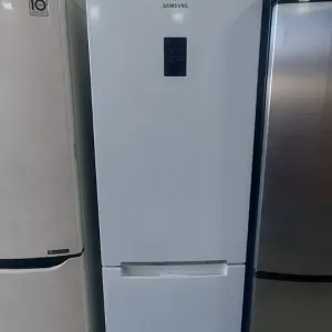Холодильник Samsung RB31FERNCWW
