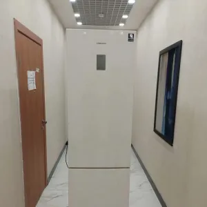 Холодильник з доставкою Samsung RB37J5461EF, гарантія, занос