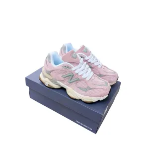 Жіночі кросівки New Balance 9060 рожеві