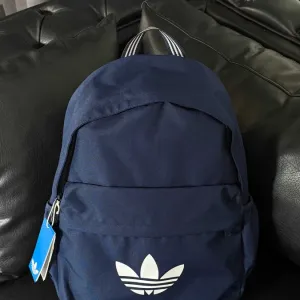 рюкзак універсальний для міста школи на кожен день Adidas Adicolor Classic Backpack є інші моделі та варіанти дивіься оголошеня 50 варіантів Тернопіль