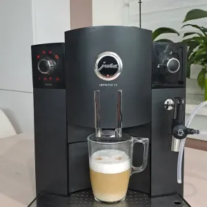 Кавомашина Jura Impressa C5