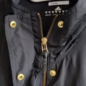Adidas CLIMAPROOF женская парка