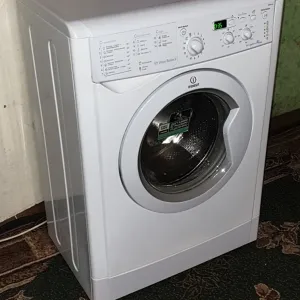Продам стиральную машинку Индезит на 6