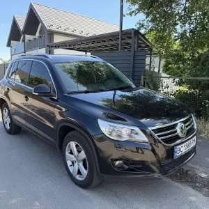 Volkswagen Tiguan 2010 рік.4×4.Обмін на Lexus gx.lx.Prado.