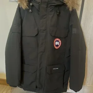 Canada Goose Expedition зимова куртка парка