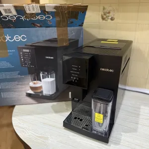Кавомашина Cecotec  2024 рік