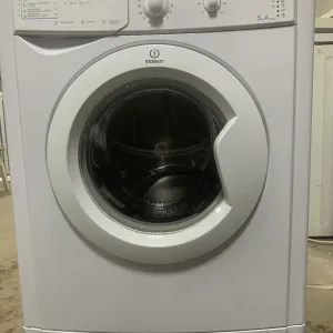 Продам пральну машину Indesit IWB5103, 5 кг. Гарантія.