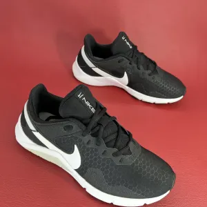 Кросівки   Жіночі 41р. Nike Legend Essential 2